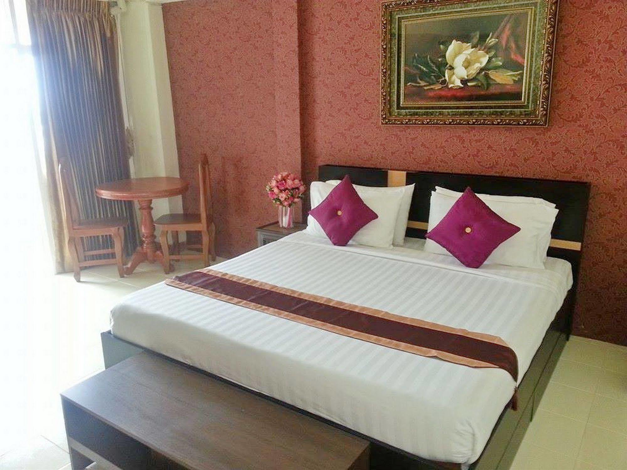 The Sun Resort & Spa Pattaya Luaran gambar